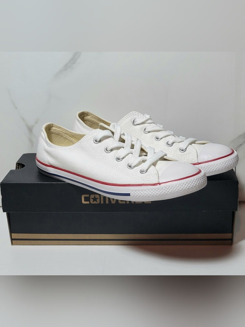 Converse Chuck Taylor Low Top Canvas Sneakers White Womens Size 6.5 NWOT